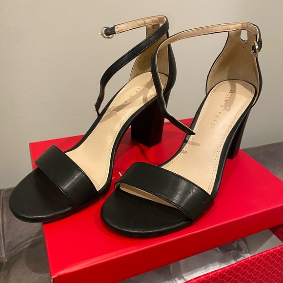 Black leather Kelly and Katie Hailee heels - Picture 4 of 8